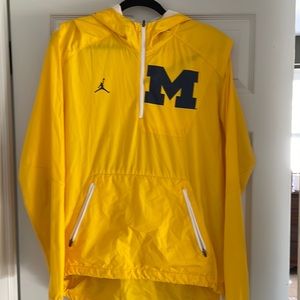 UofM basketball pullover windbreaker.